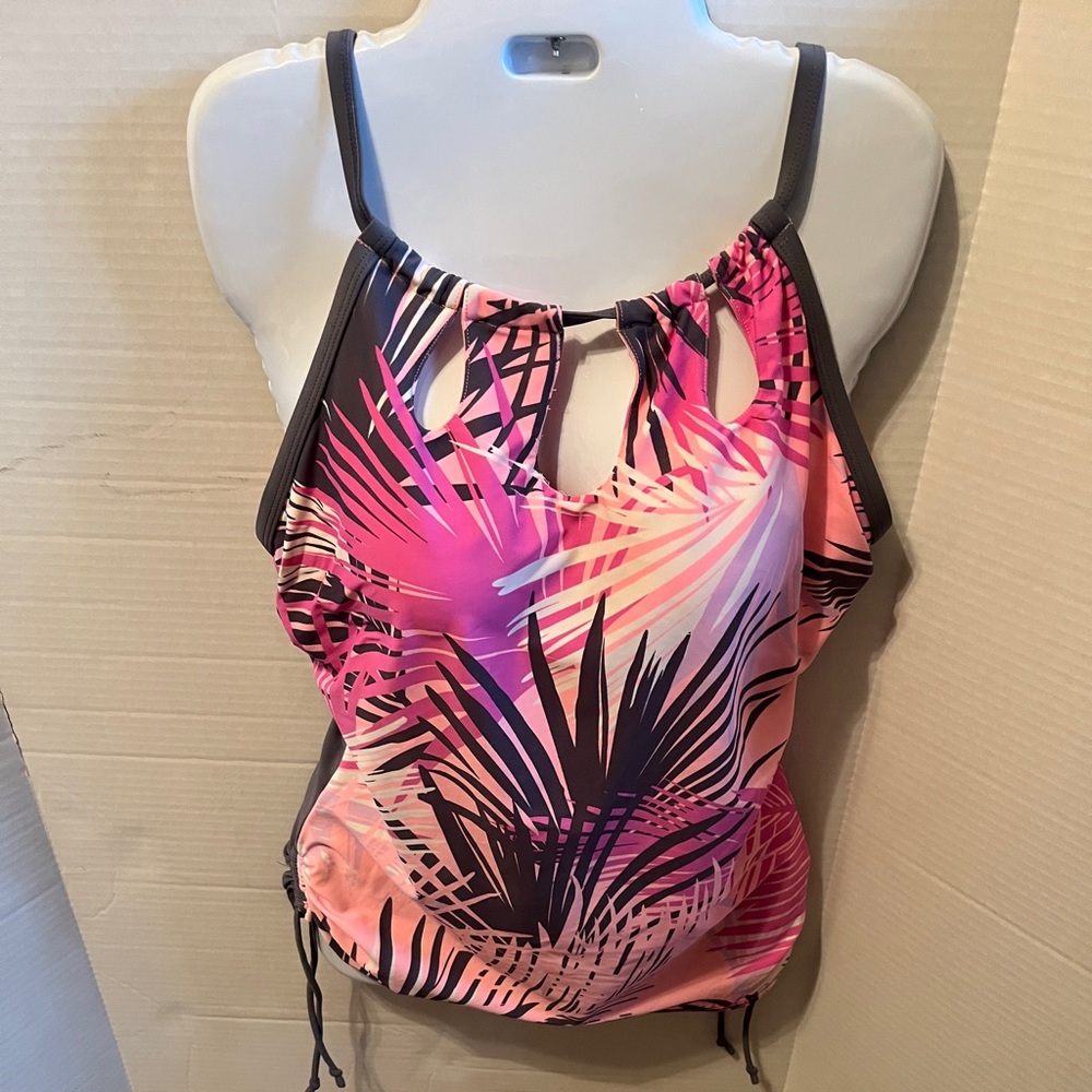 Ladies swimsuit top